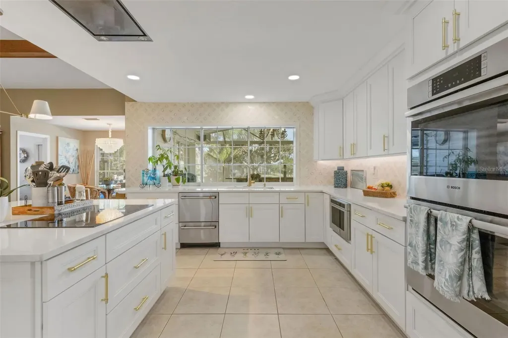 5679 Country Lakes Drive Sarasota FL 34243