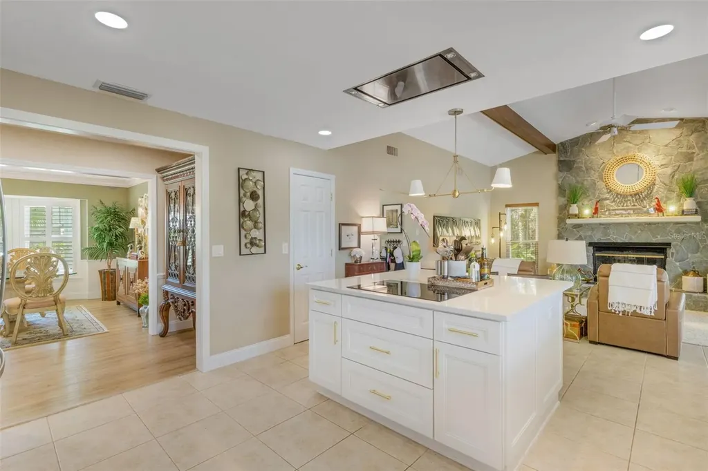 5679 Country Lakes Drive Sarasota FL 34243