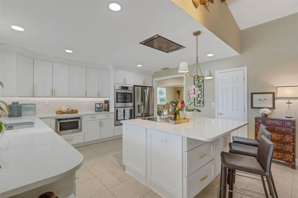 5679 Country Lakes Drive Sarasota FL 34243