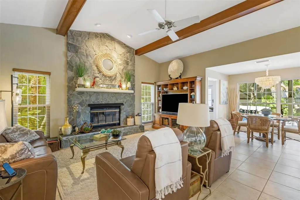5679 Country Lakes Drive Sarasota FL 34243