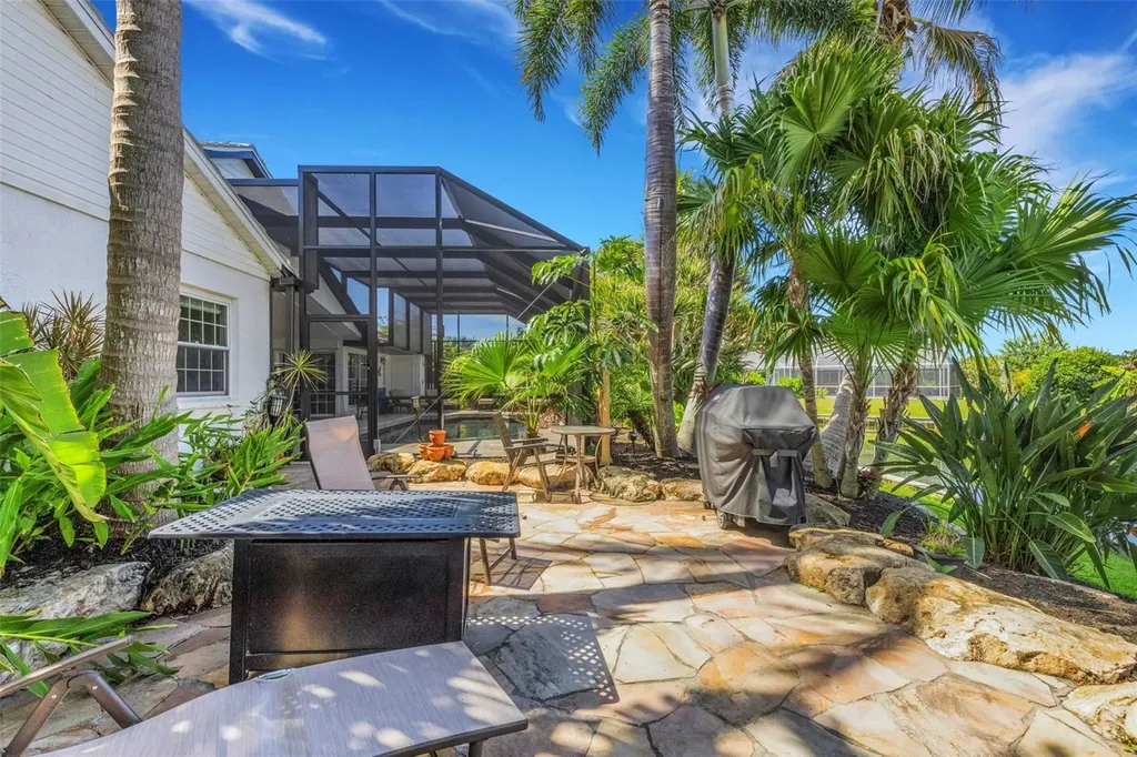 5679 Country Lakes Drive Sarasota FL 34243