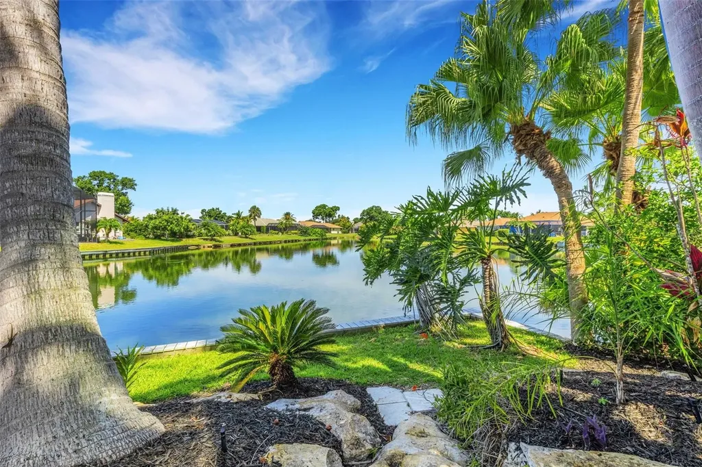 5679 Country Lakes Drive Sarasota FL 34243