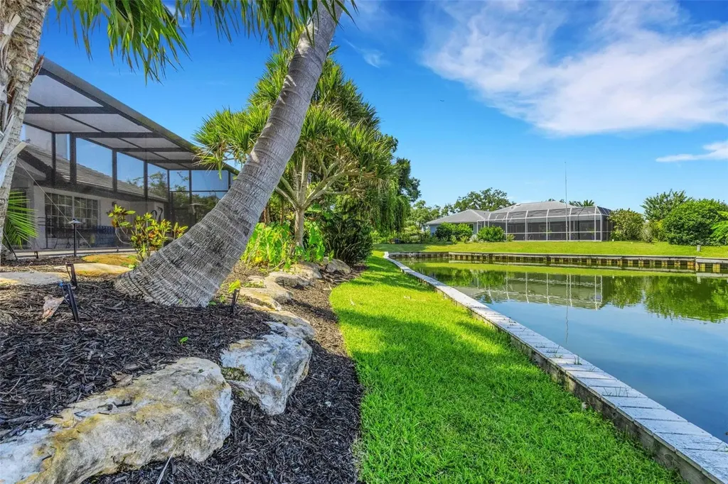 5679 Country Lakes Drive Sarasota FL 34243