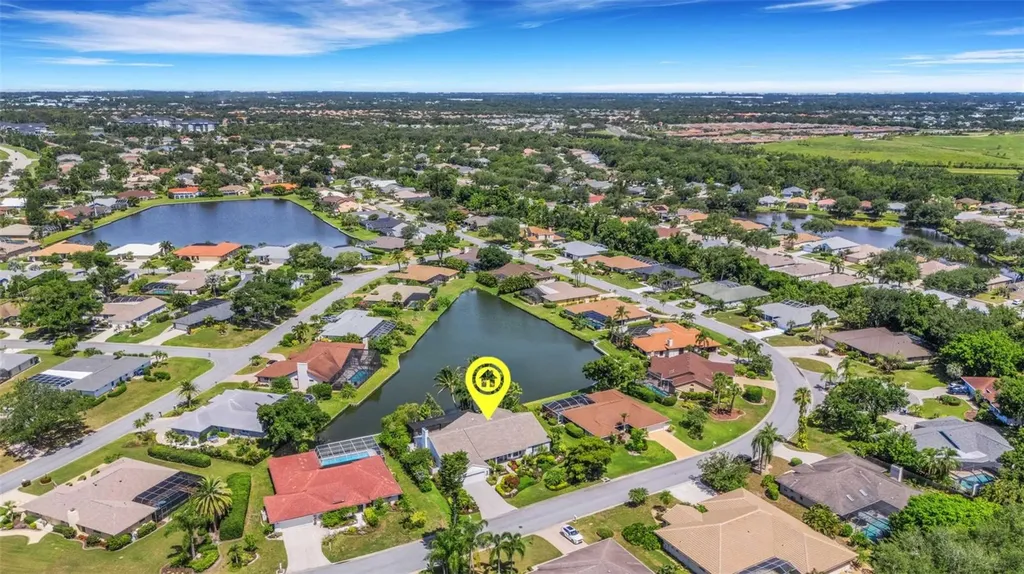 5679 Country Lakes Drive Sarasota FL 34243