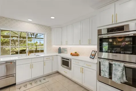 5679 Country Lakes Drive Sarasota FL 34243