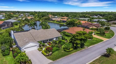 5679 Country Lakes Drive Sarasota FL 34243