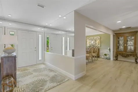 5679 Country Lakes Drive Sarasota FL 34243