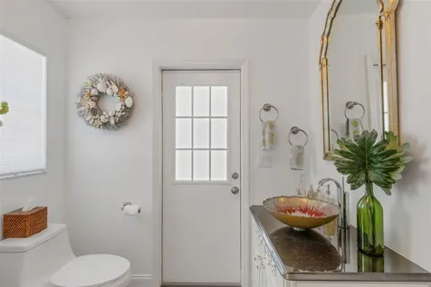 5679 Country Lakes Drive Sarasota FL 34243