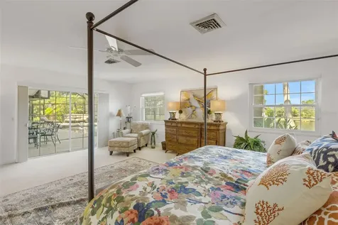 5679 Country Lakes Drive Sarasota FL 34243
