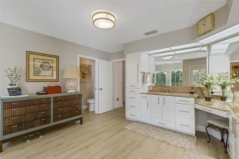 5679 Country Lakes Drive Sarasota FL 34243