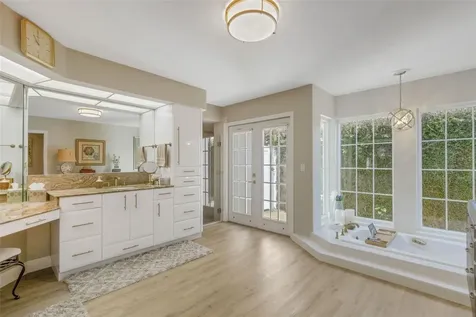 5679 Country Lakes Drive Sarasota FL 34243