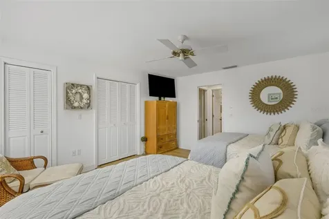 5679 Country Lakes Drive Sarasota FL 34243