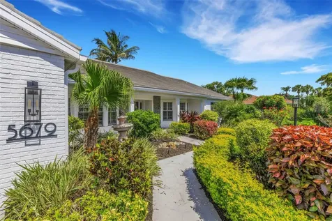 5679 Country Lakes Drive Sarasota FL 34243