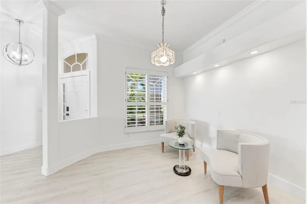 9532 Forest Hills Circle Sarasota FL 34238