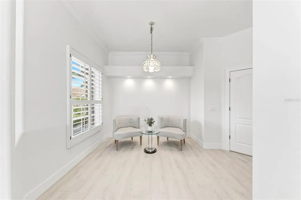 9532 Forest Hills Circle Sarasota FL 34238