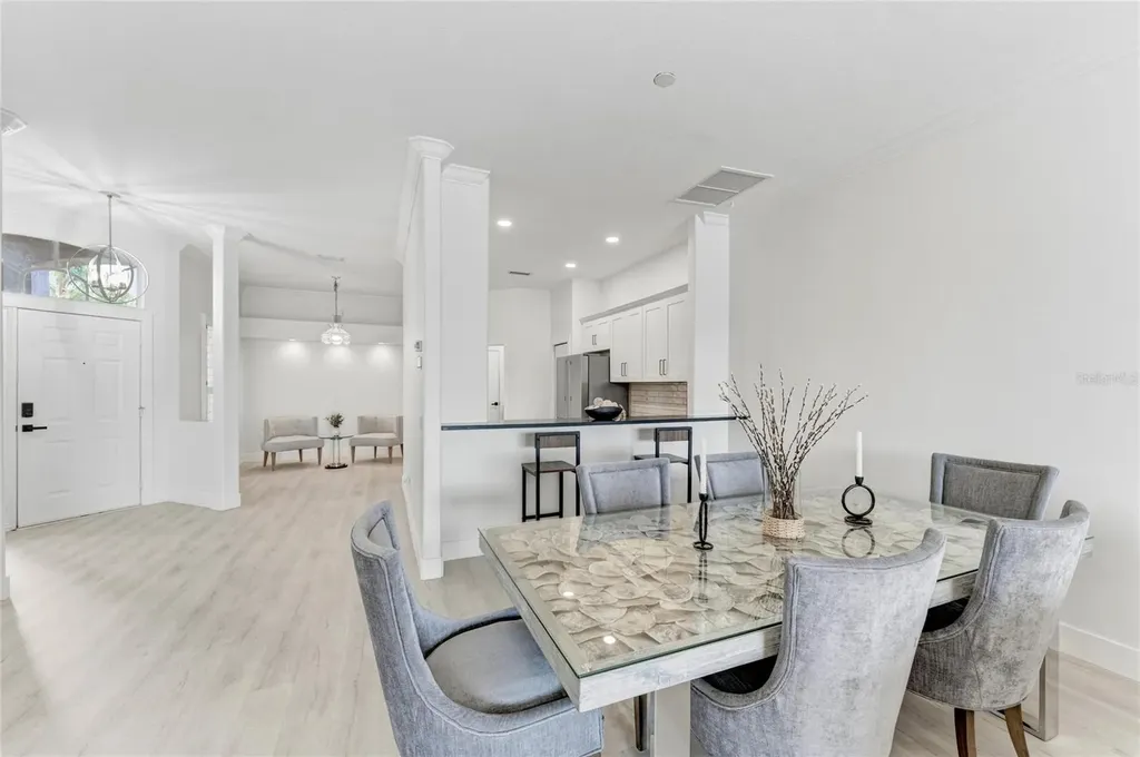 9532 Forest Hills Circle Sarasota FL 34238
