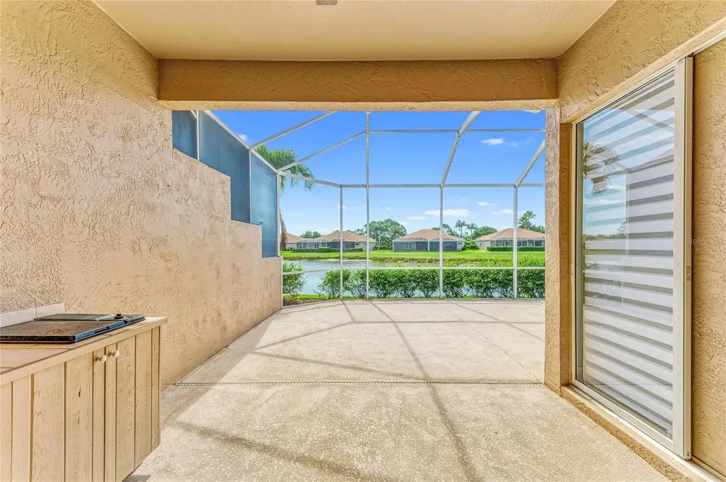 9532 Forest Hills Circle Sarasota FL 34238