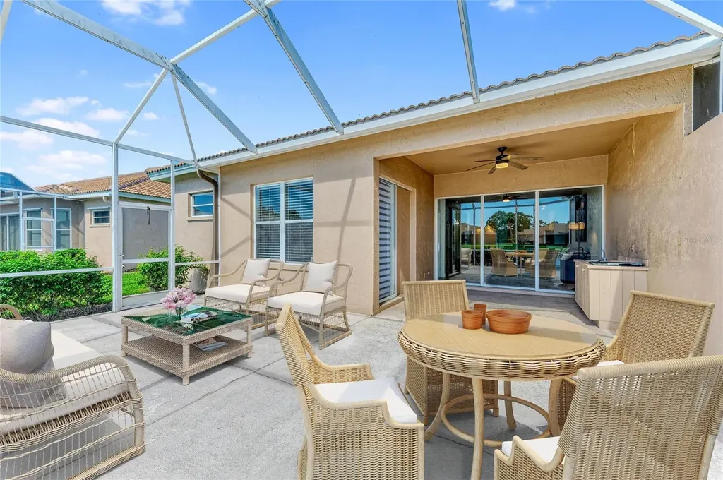 9532 Forest Hills Circle Sarasota FL 34238