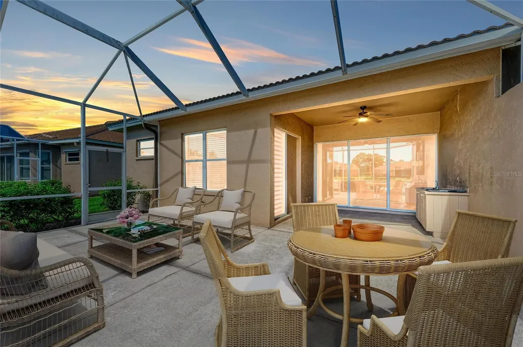 9532 Forest Hills Circle Sarasota FL 34238
