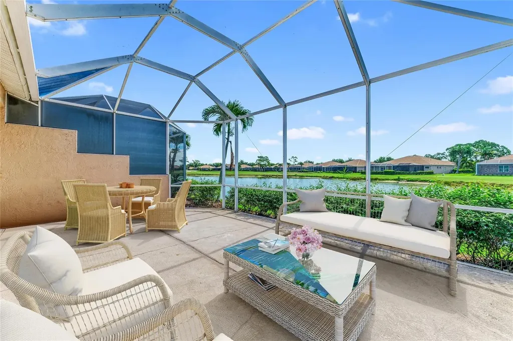 9532 Forest Hills Circle Sarasota FL 34238