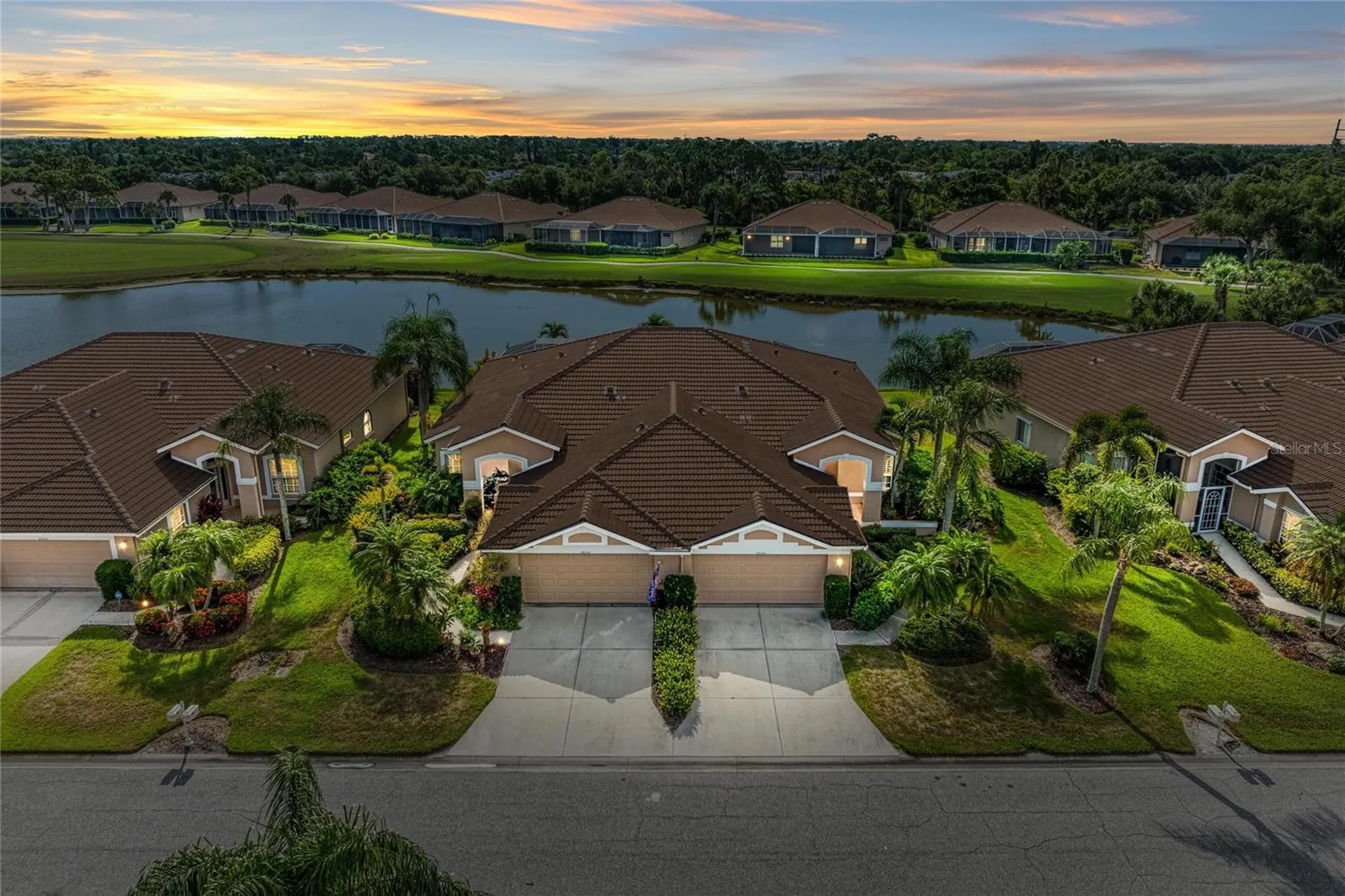 9532 Forest Hills Circle Sarasota FL 34238