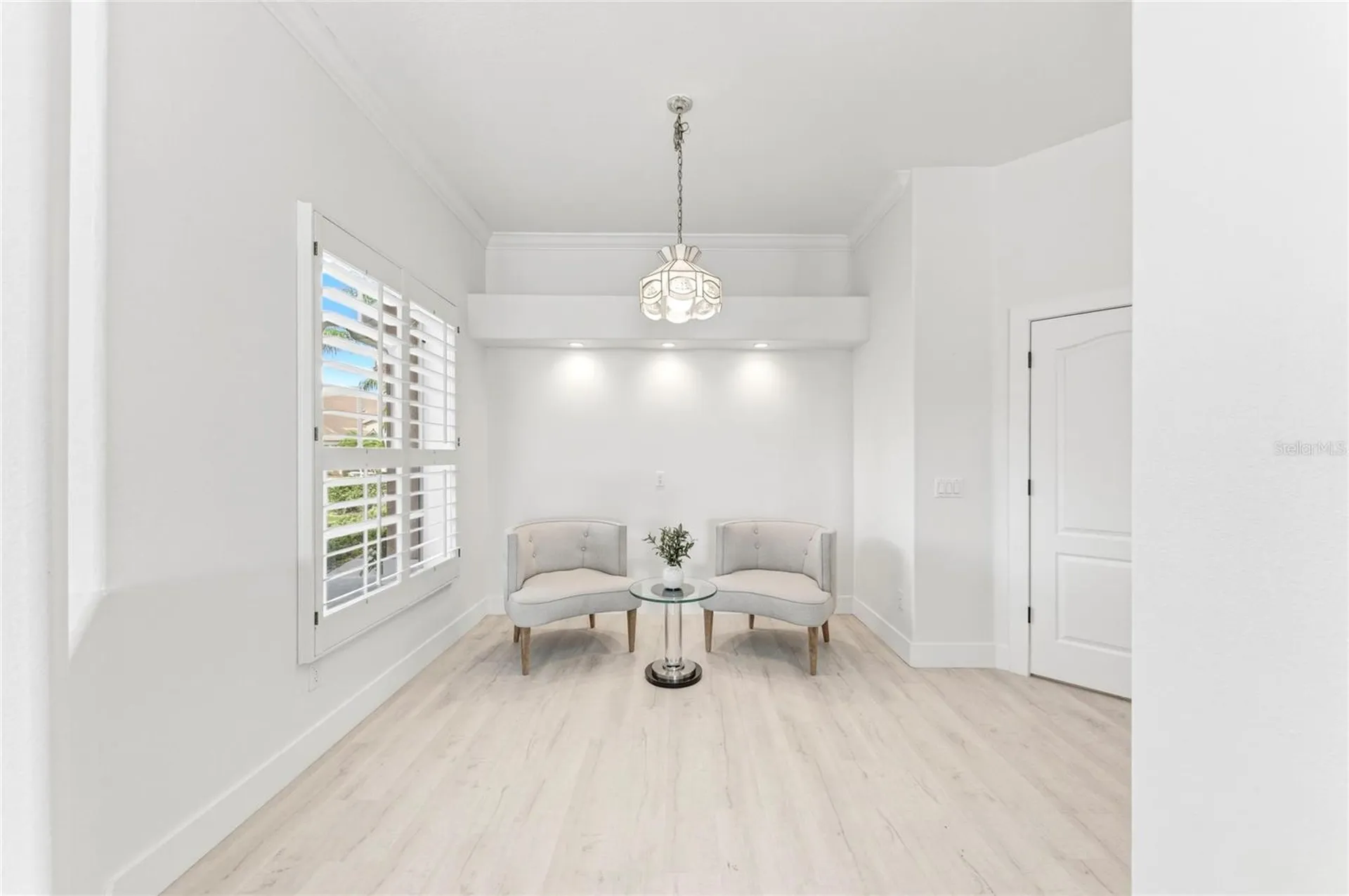 9532 Forest Hills Circle Sarasota FL 34238
