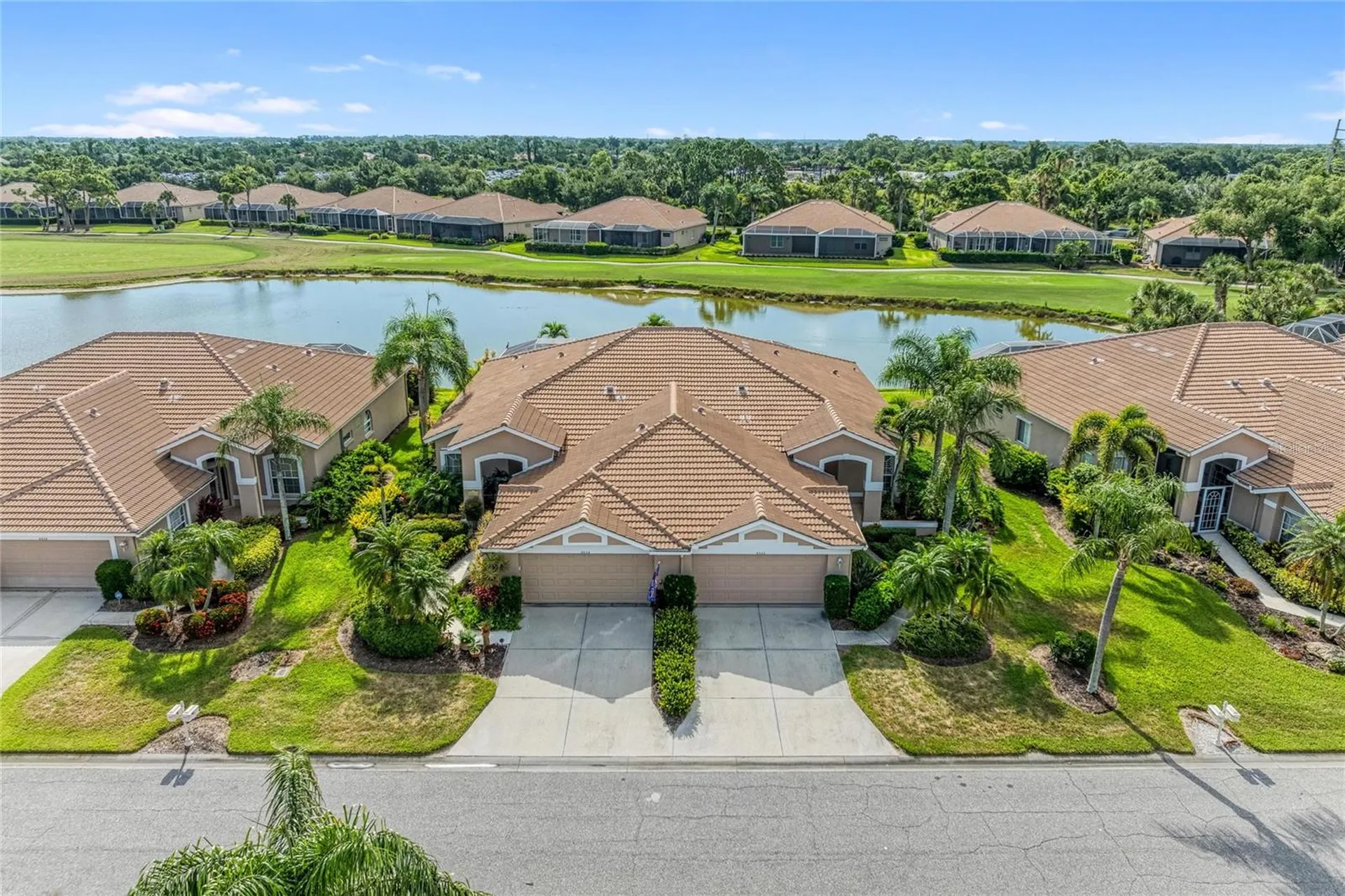 9532 Forest Hills Circle Sarasota FL 34238