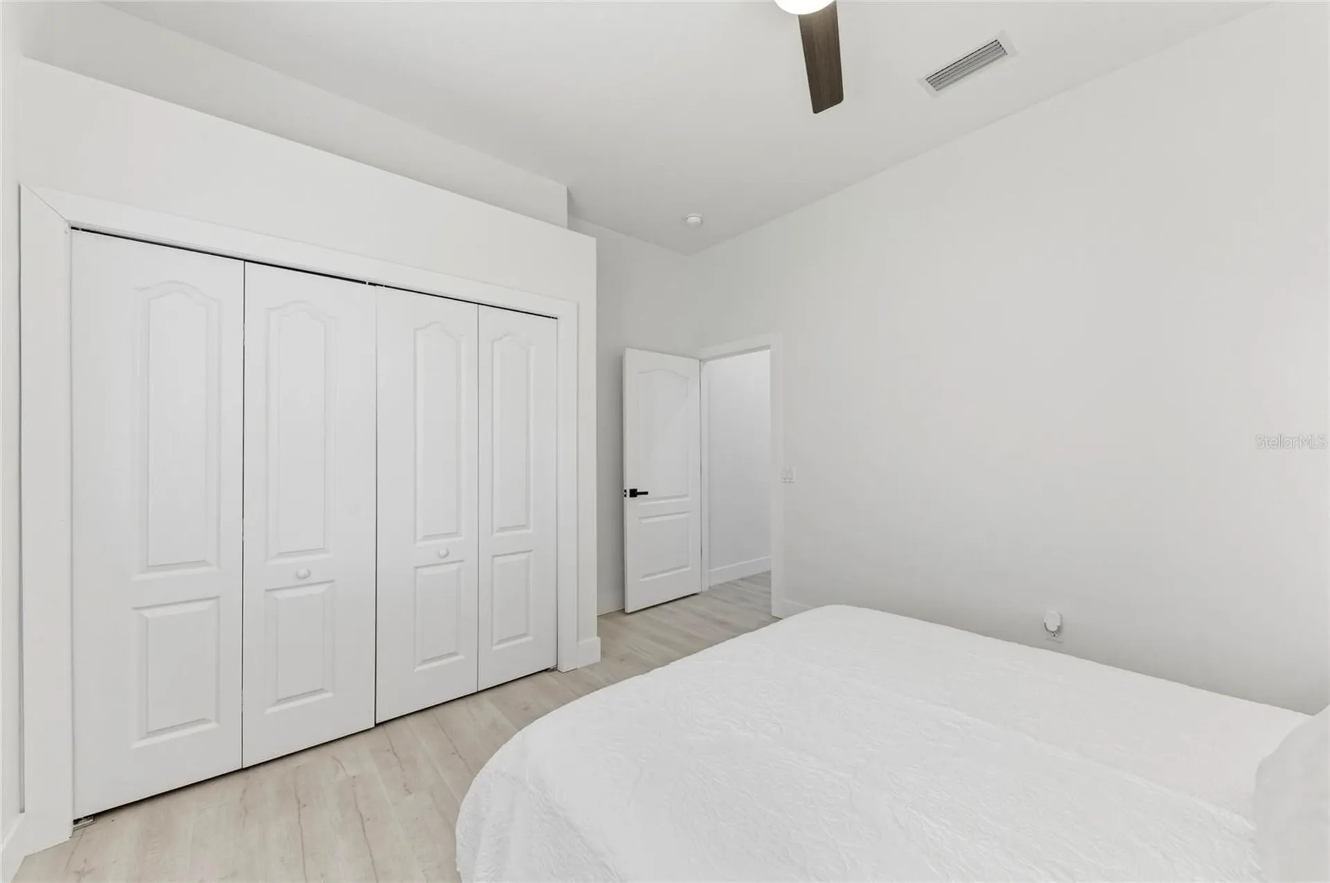 9532 Forest Hills Circle Sarasota FL 34238