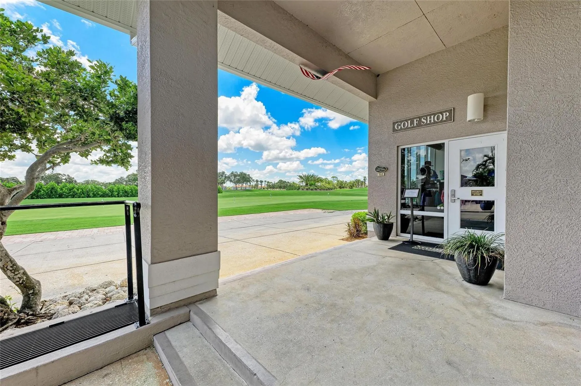 9532 Forest Hills Circle Sarasota FL 34238