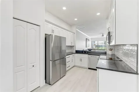 9532 Forest Hills Circle Sarasota FL 34238