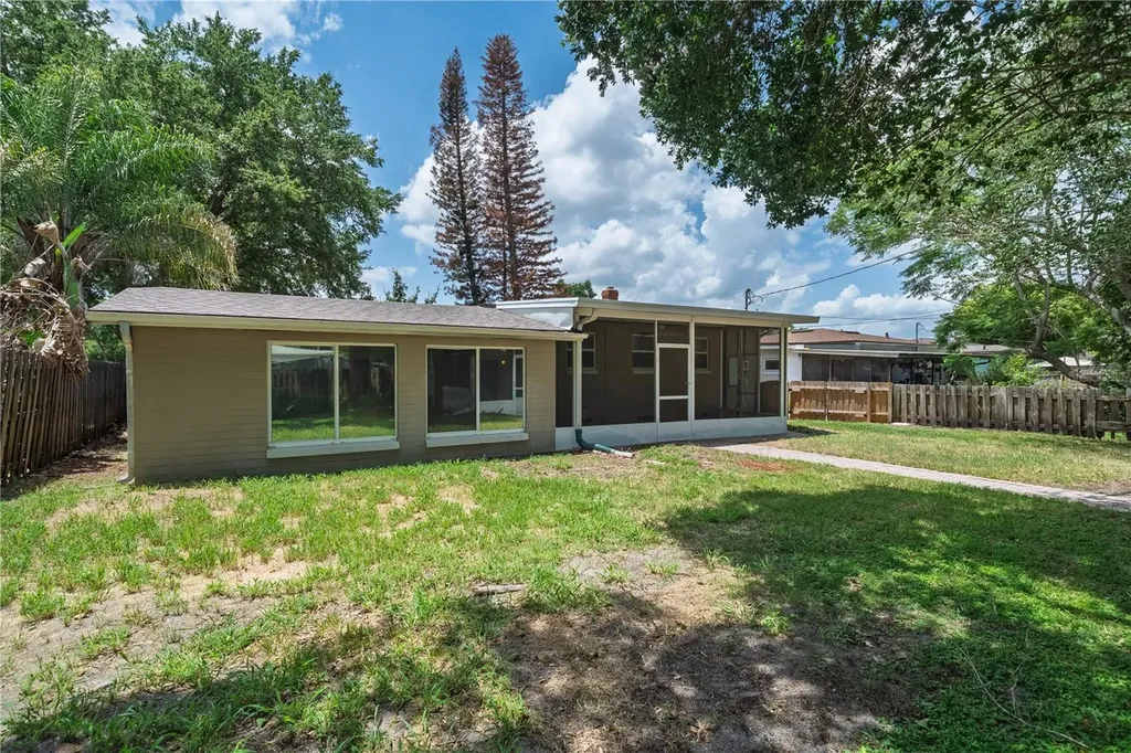 819 Canovia Avenue Orlando FL 32804