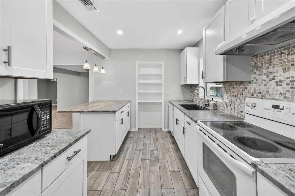 819 Canovia Avenue Orlando FL 32804