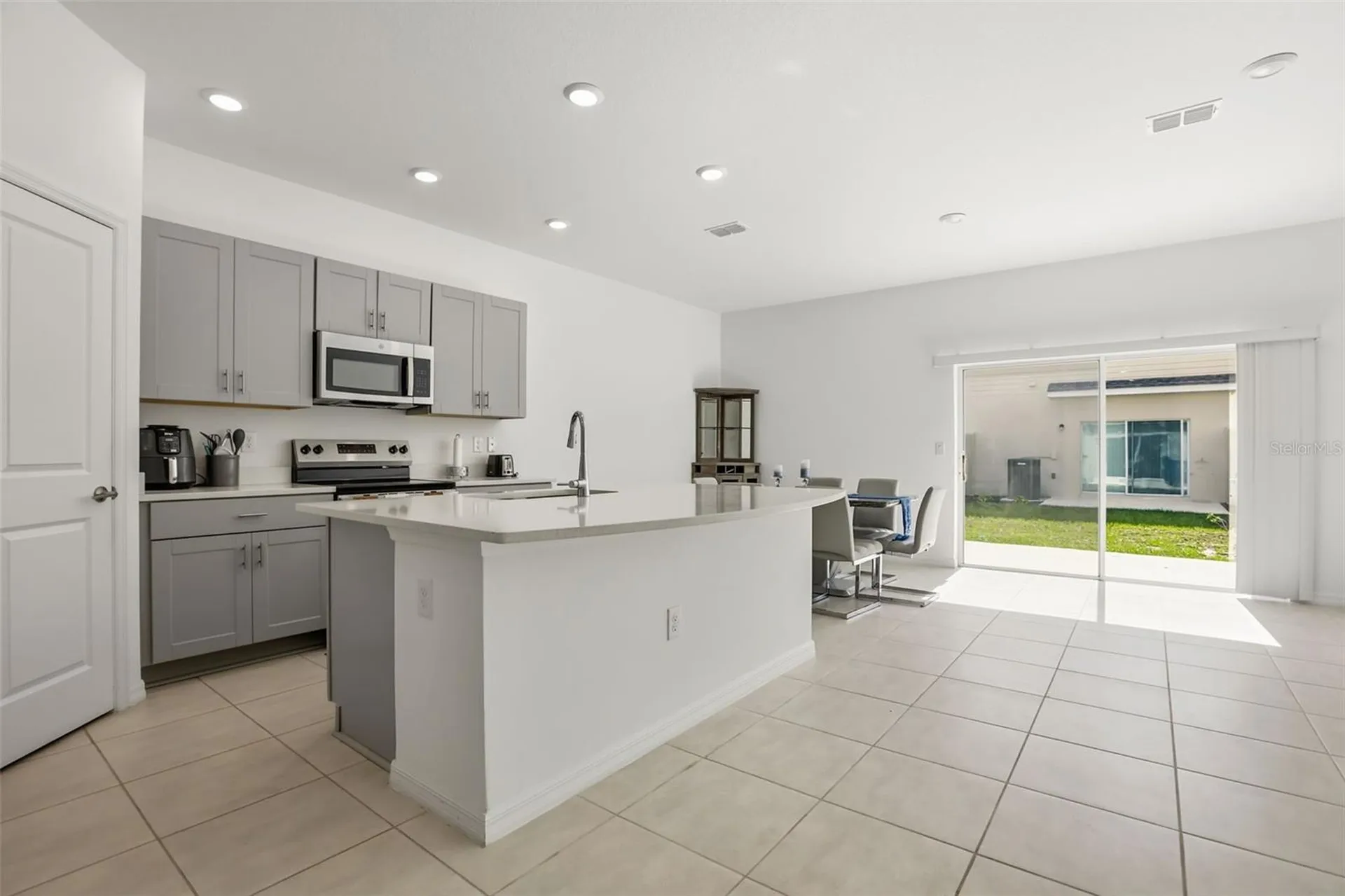 3002 Canary Avenue Davenport FL 33837