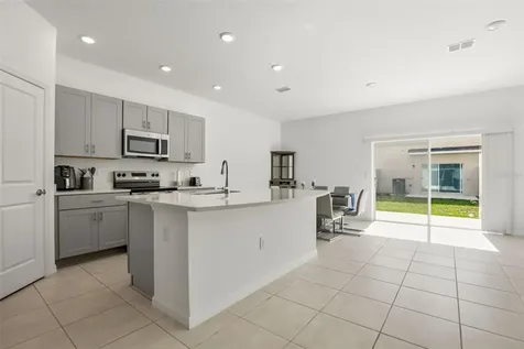 3002 Canary Avenue Davenport FL 33837