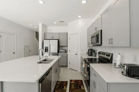 3002 Canary Avenue Davenport FL 33837
