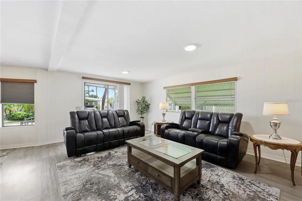 2100 Kings Highway Port Charlotte FL 33980