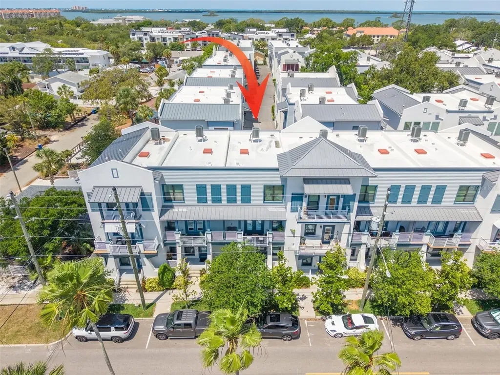 946 Highland Avenue Dunedin FL 34698