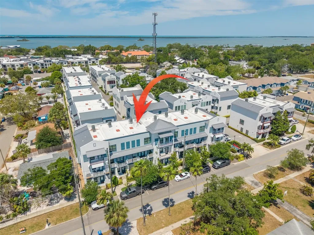 946 Highland Avenue Dunedin FL 34698