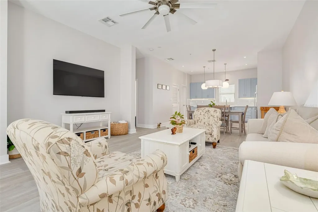 946 Highland Avenue Dunedin FL 34698