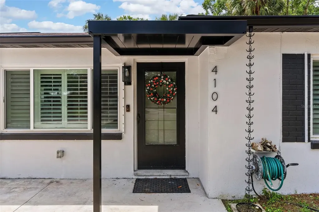 4104 W Knights Avenue Tampa FL 33611