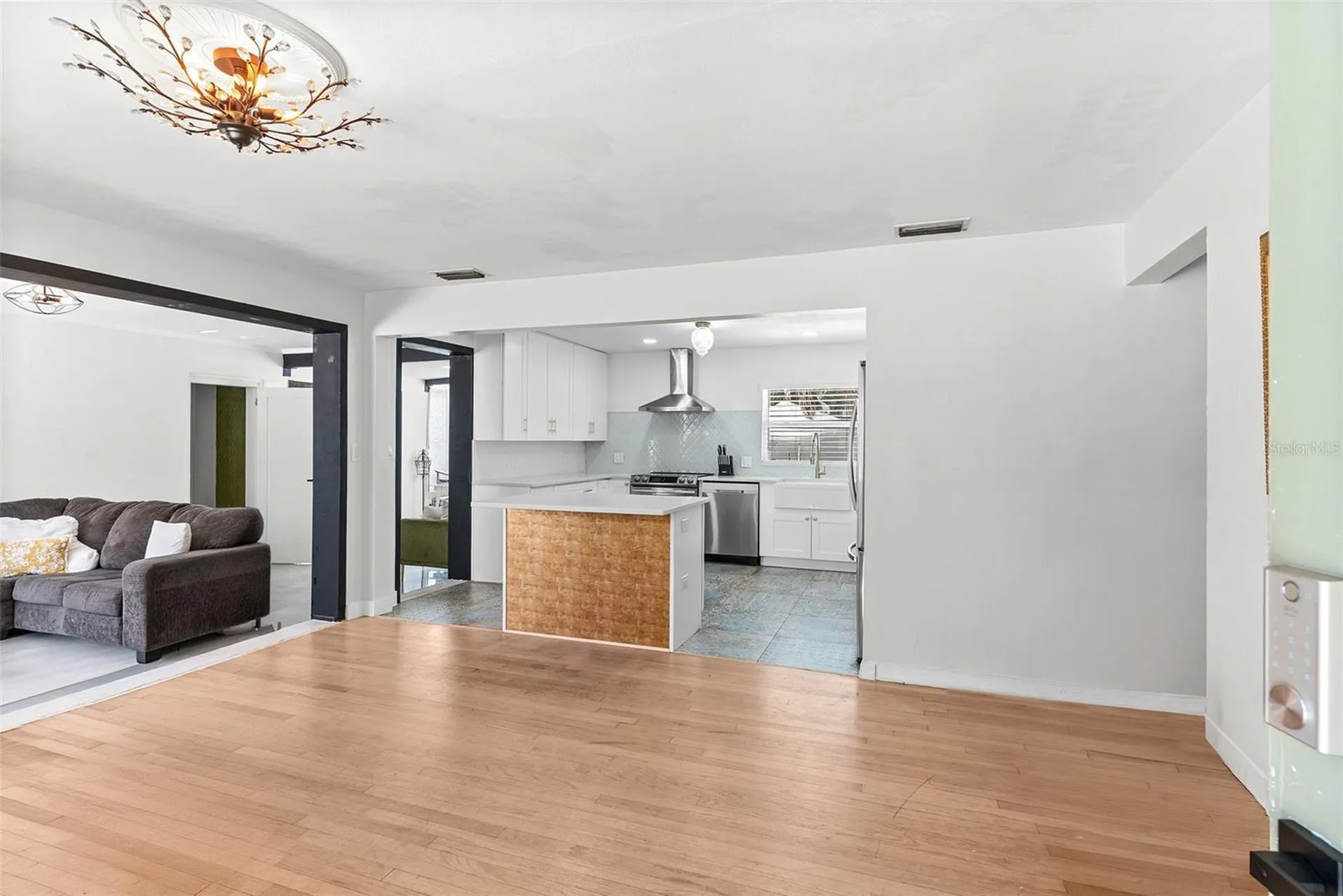 4104 W Knights Avenue Tampa FL 33611