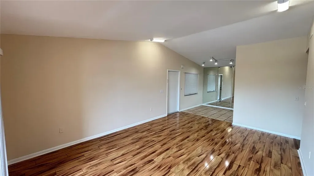 5169 Vineland Road Orlando FL 32811