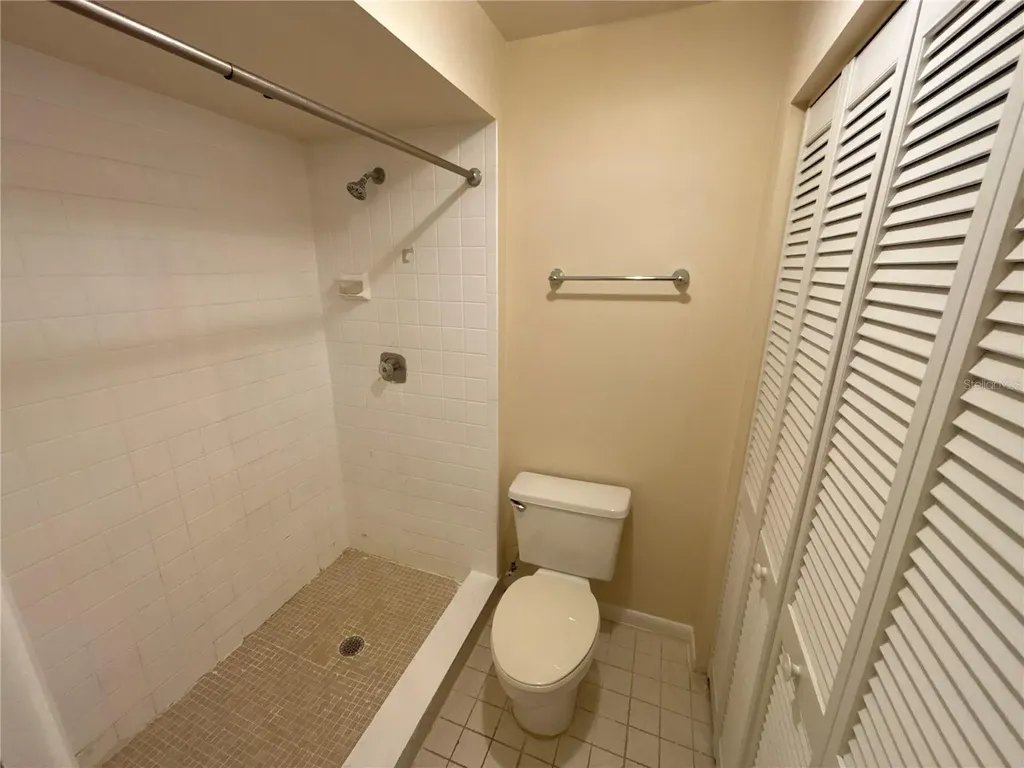 5169 Vineland Road Orlando FL 32811