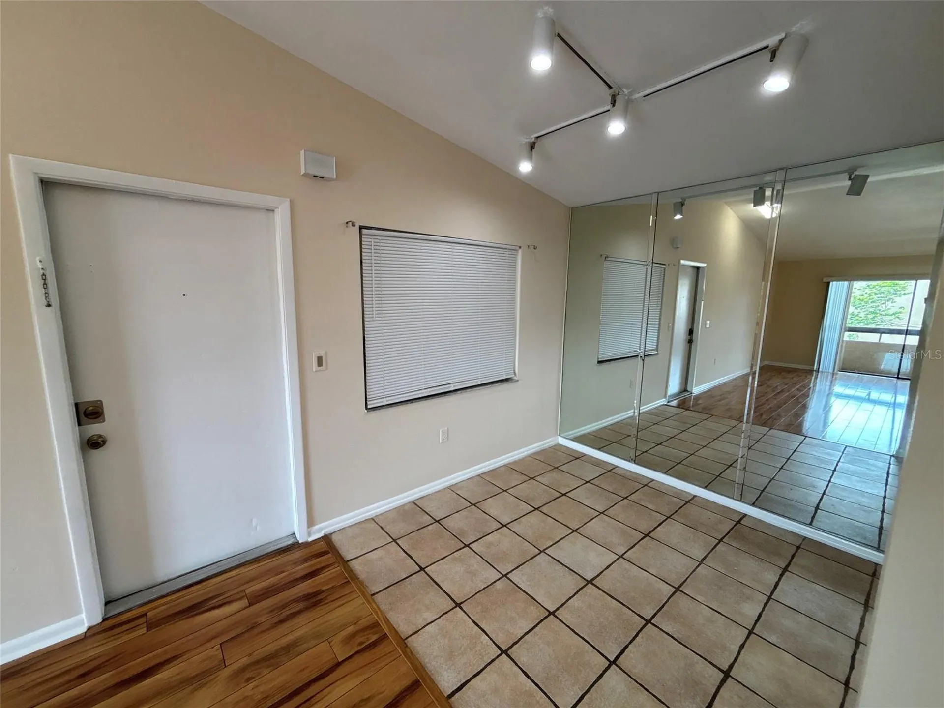 5169 Vineland Road Orlando FL 32811