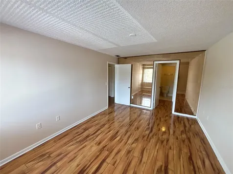 5169 Vineland Road Orlando FL 32811