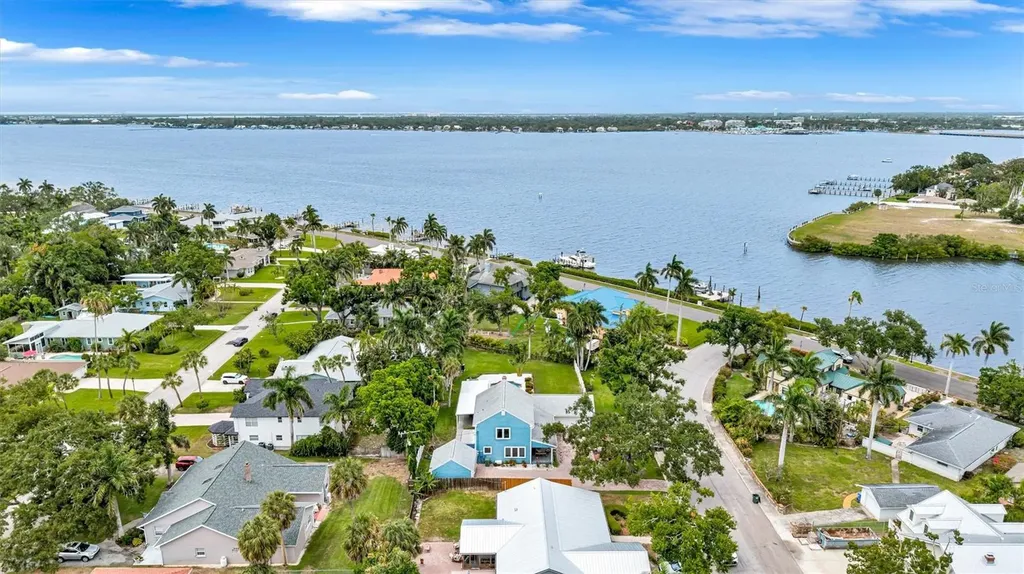 206 20th Street W Bradenton FL 34205