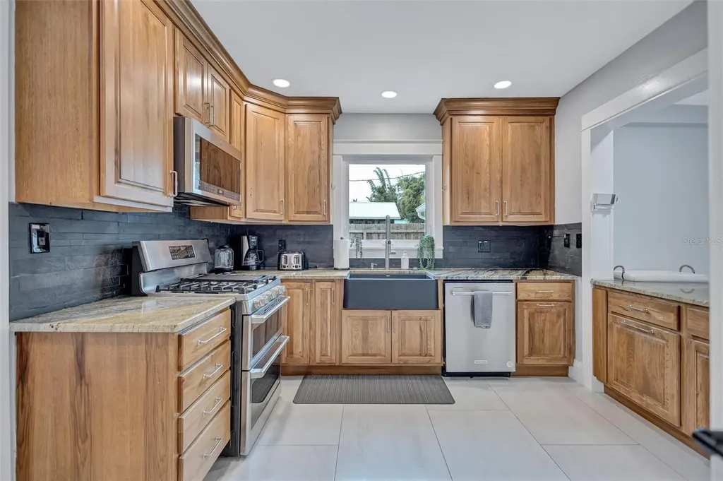 206 20th Street W Bradenton FL 34205