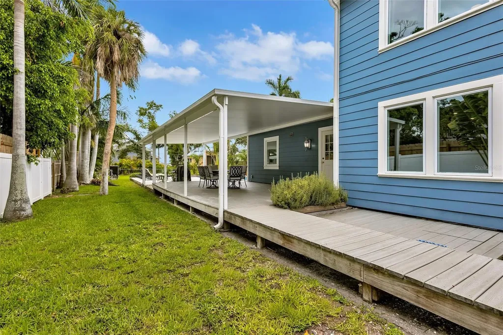 206 20th Street W Bradenton FL 34205