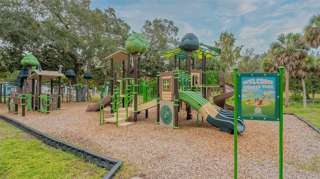 1268 11th Street Sarasota FL 34236