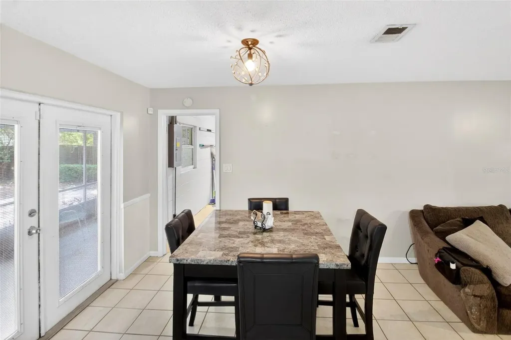 1915 NW 42nd Place Gainesville FL 32605